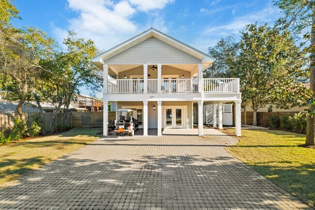 Building Photo - 383 Lakeview Dr