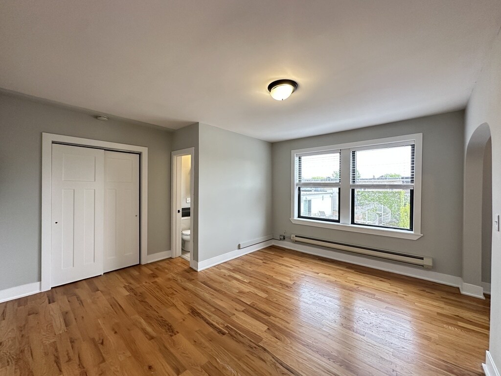 Building Photo - 4349 N Damen