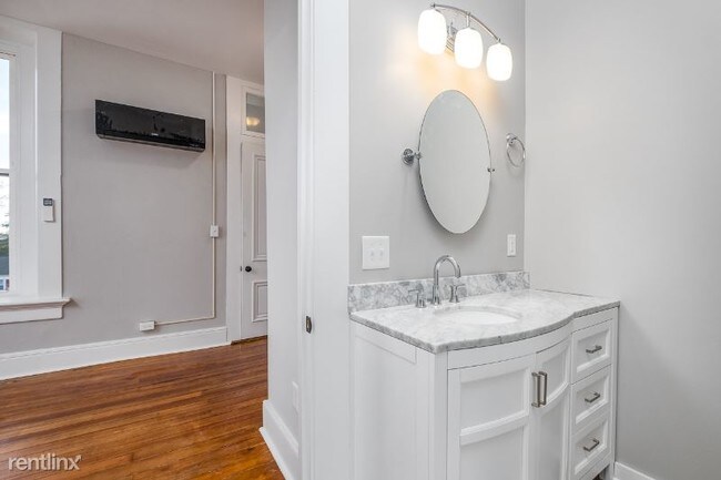 Building Photo - 811 Westover Dr