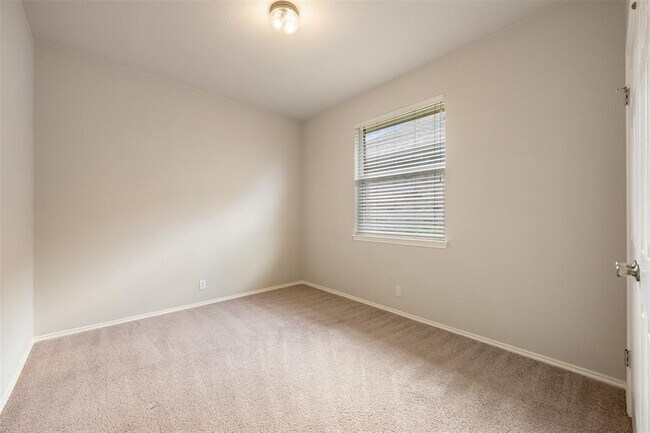 Building Photo - 11619 Sonoma Dr
