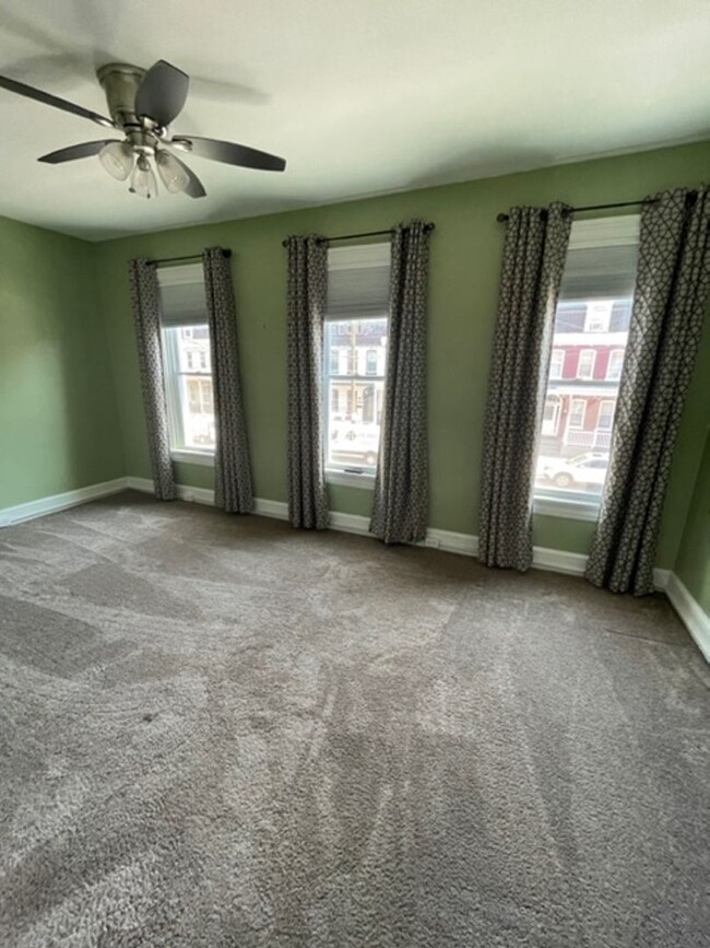 Building Photo - Newly Renovated 3 Bedroom in Lancaster! In...