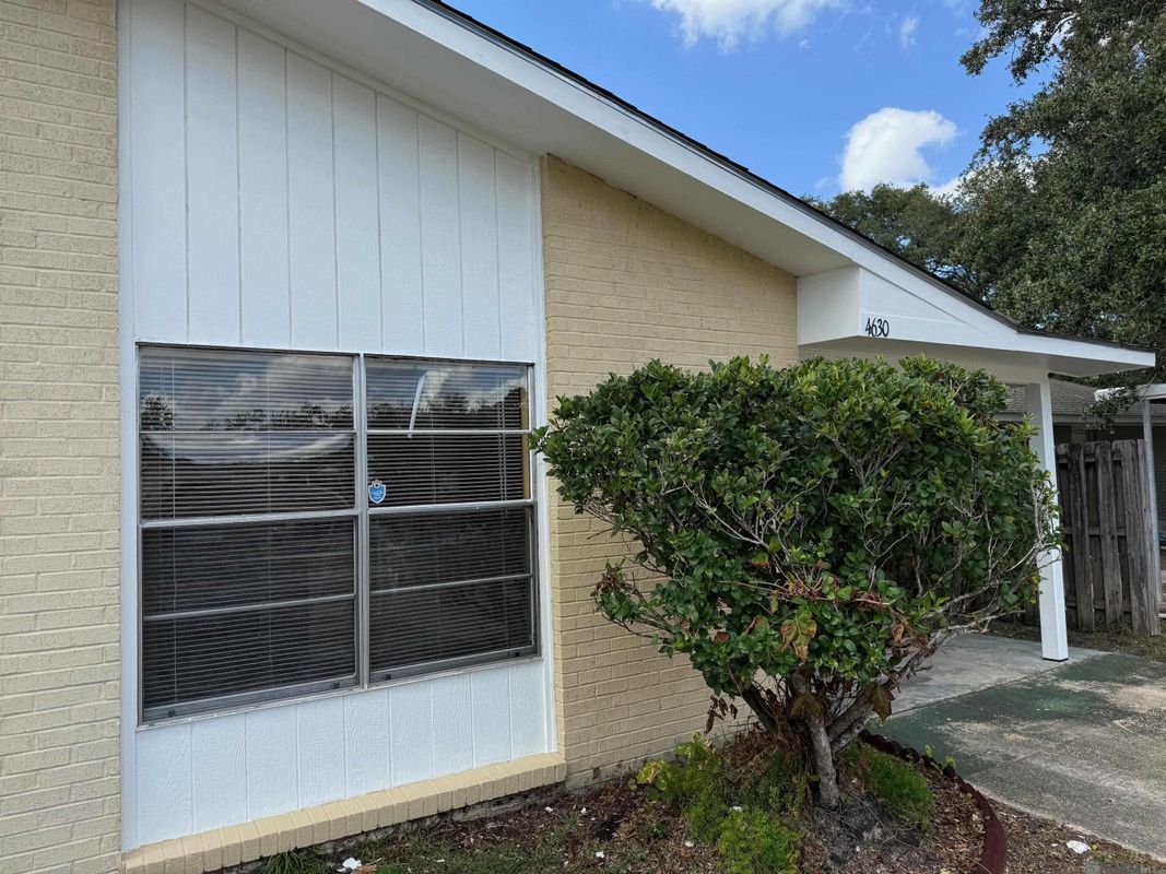 Building Photo - 4630 Southpark Dr