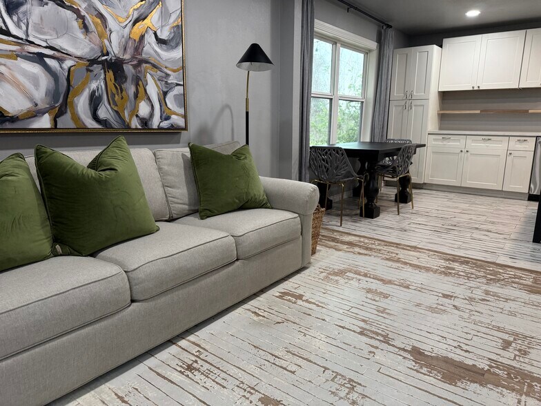 Building Photo - 10804 E State Highway 29