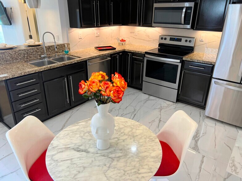 Updated kitchen - 2225 Manchester Avenue