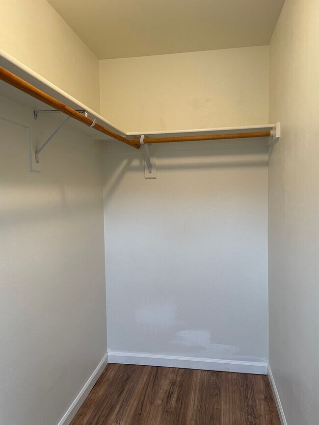 Building Photo - Spacious 3 Bedroom Home with Fenced Yard, Patio, and 2-Car Garage Near Mill Plain.