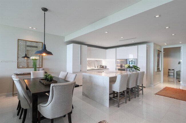 Building Photo - 10201 Collins Ave