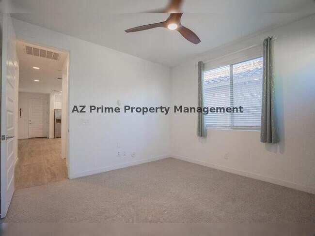 Building Photo - 3719 S 63rd Dr