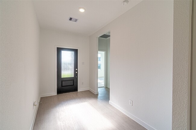 Building Photo - 3022 Palm Branch Dr
