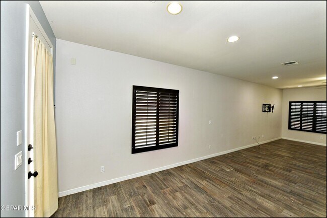 Building Photo - 13514 Hazlewood St