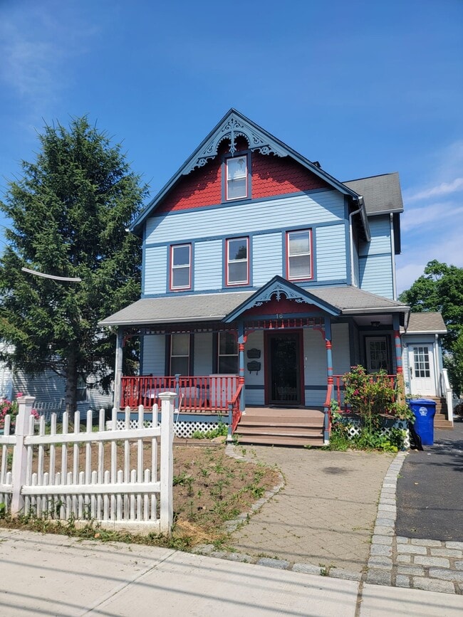 Building Photo - 16 Elmwood Ave