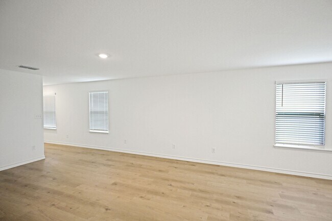 Building Photo - 946 Bluegrass Pt