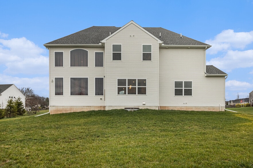 Building Photo - 35 Furlong Rd