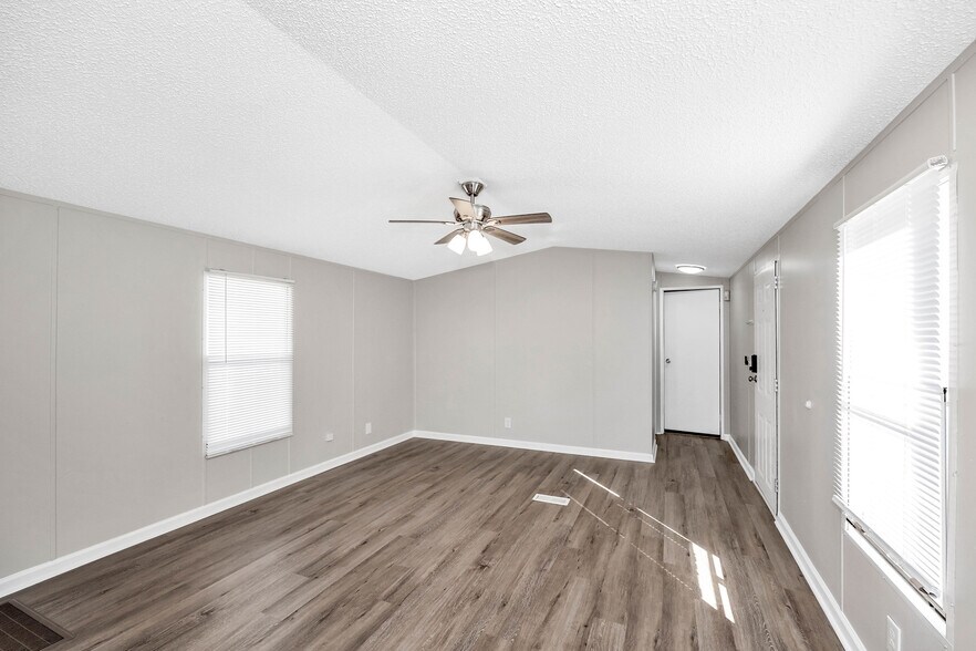 Building Photo - 415 W Limestone Rd