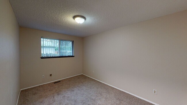 Building Photo - 1520 E Main St