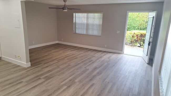 Building Photo - 120 Normandy Ln