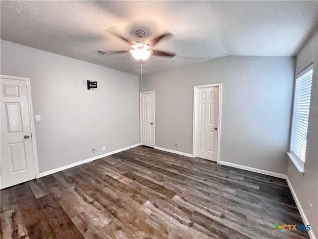 Building Photo - 2141 Sinclair Dr