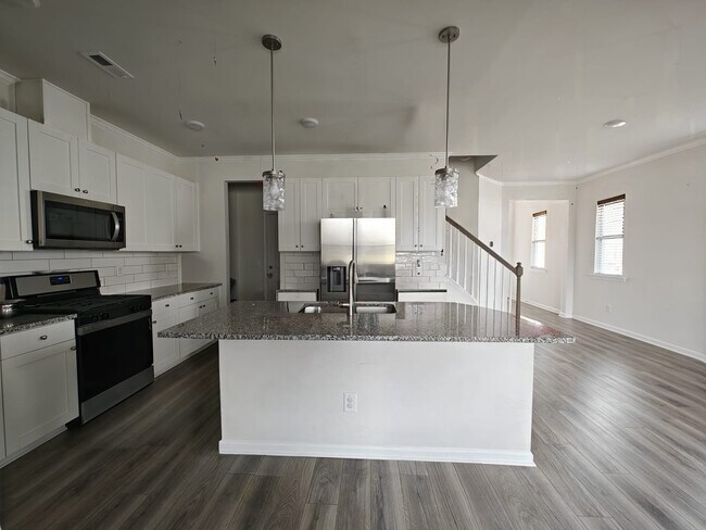 Building Photo - 756 Creekway Dr