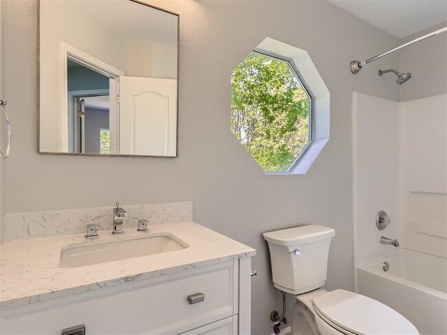 Building Photo - 1520 Curameng Cove