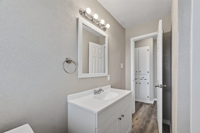 Building Photo - 3613 Truxton Dr