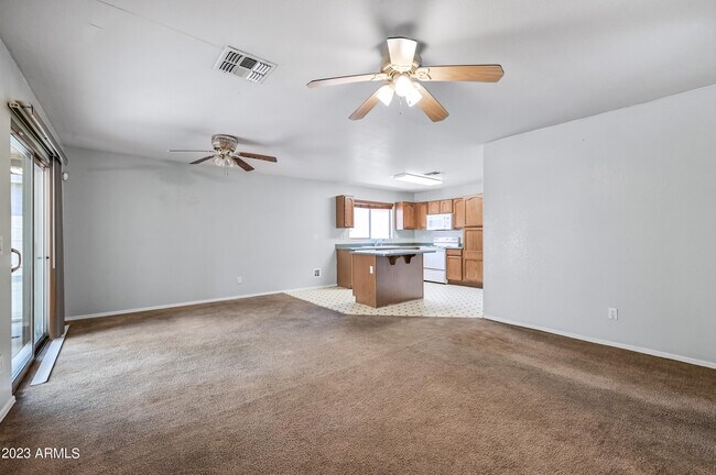 Building Photo - 808 W Roeser Rd