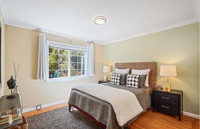 Building Photo - 16-18 Hoffman Ave