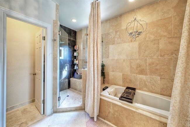 Building Photo - 5513 Great Divide Dr