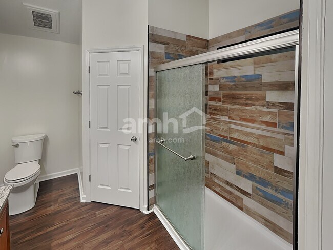 Building Photo - 2219 Brick Way