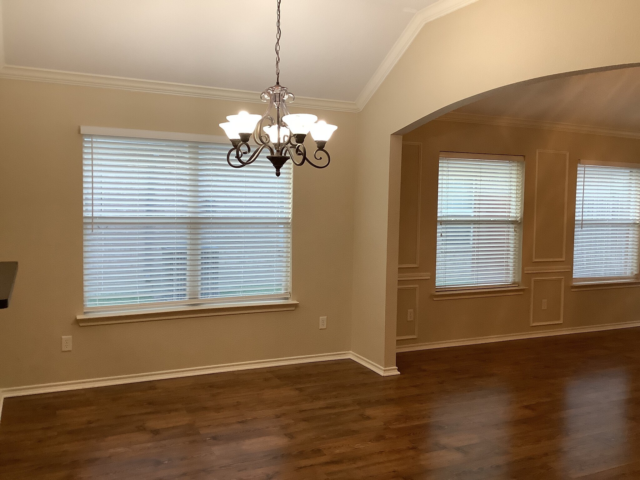 Building Photo - 4410 Shady Elm Dr