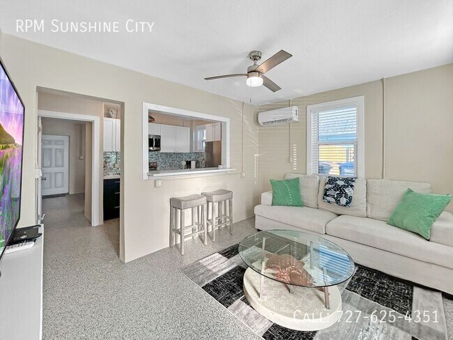 Building Photo - 14135 Palm St