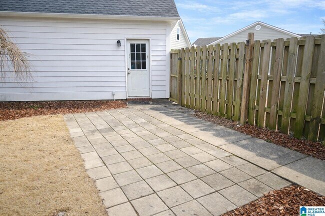 Building Photo - 2017 Kelly Creek Ct