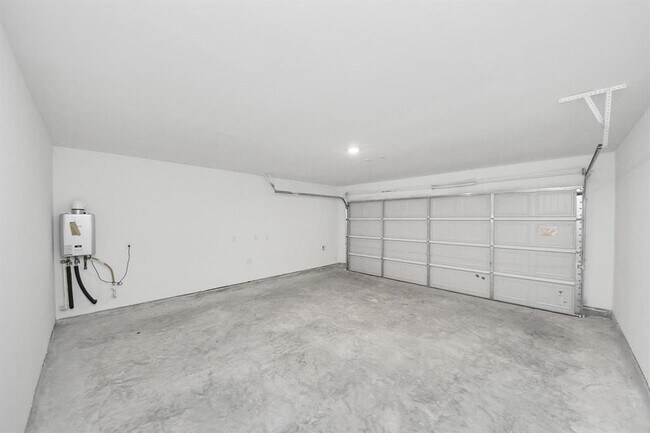 Building Photo - 25657 Rose Creek Dr