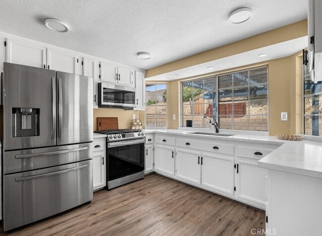 Building Photo - 13901 Hidden Valley Rd