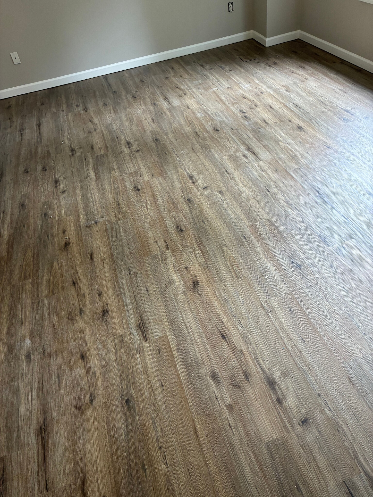 Building Photo - Room in House on Tara Bend