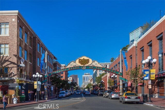 Building Photo - 525 N 11th Ave