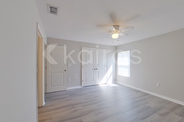 Building Photo - 287 Parkview Dr