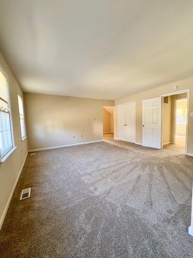 Building Photo - 6825 Spring Beauty Ct