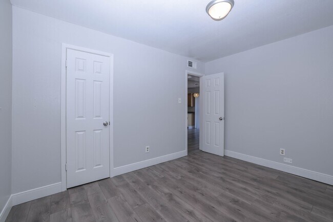 Building Photo - 9834 Denning Dr