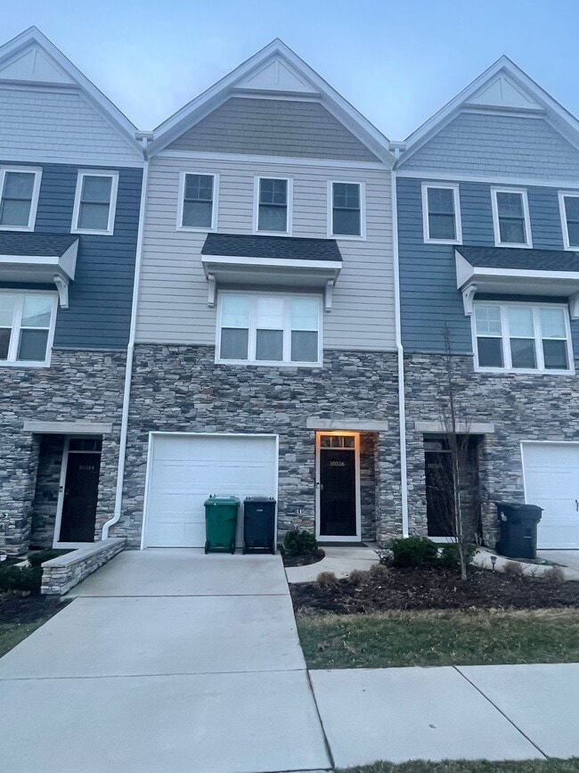 Building Photo - 10516 Seneca Falls Pl