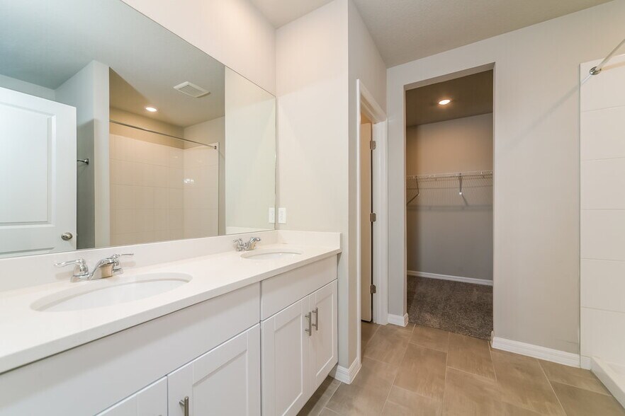 Building Photo - 1142 Oak Vly Dr