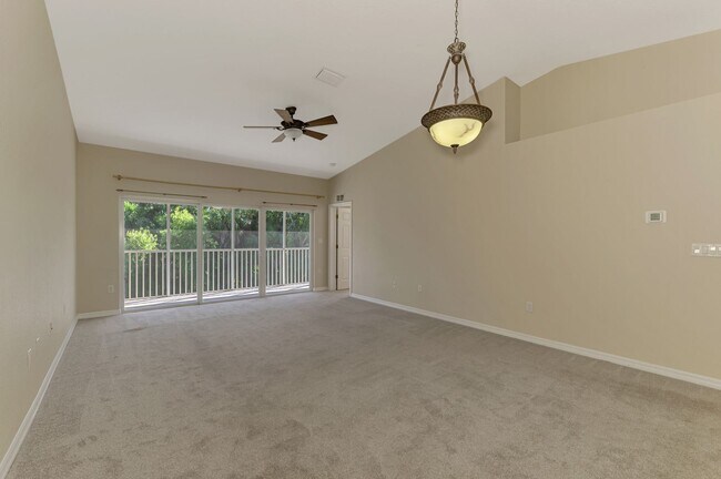 Building Photo - Beautiful 3/2 in Tara Community