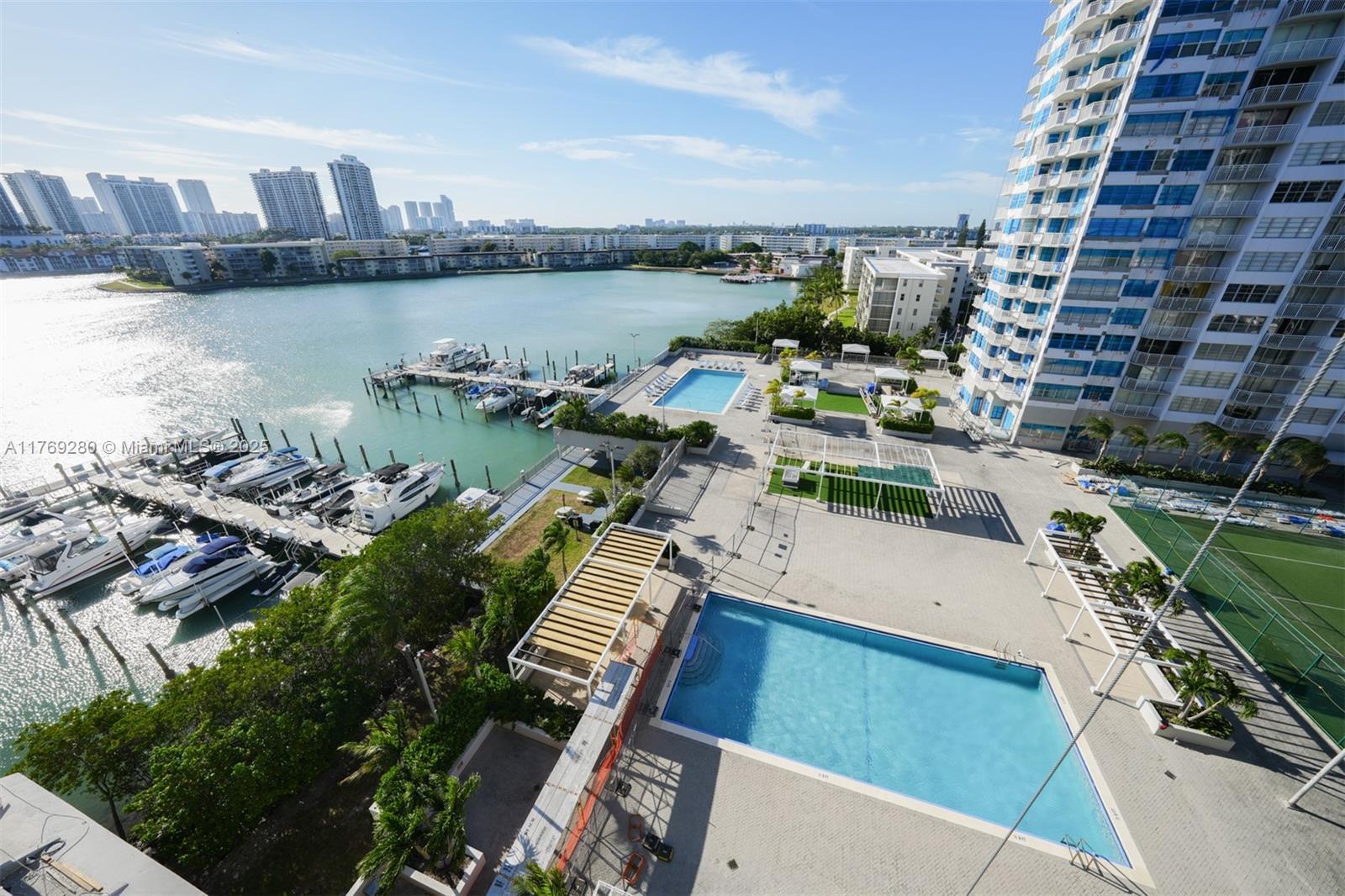 Building Photo - 18071 Biscayne Blvd