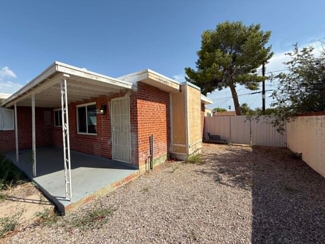 Building Photo - 4634 E Montecito St