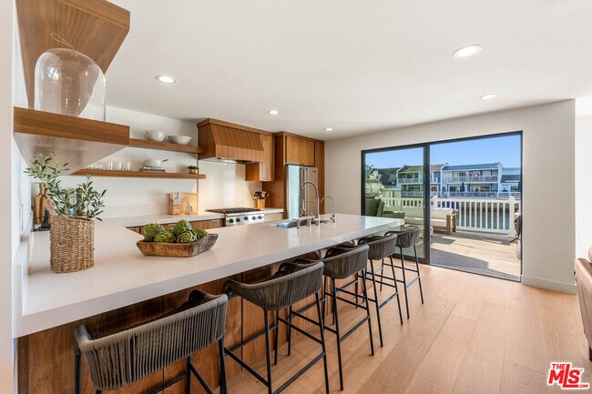 Building Photo - 4405 Costa De Oro