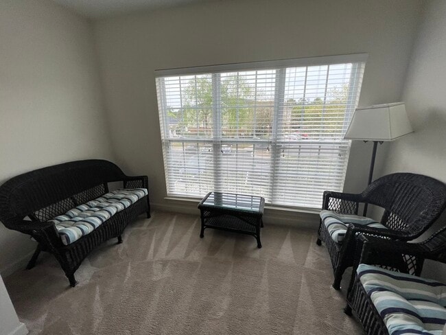 Building Photo - Condo