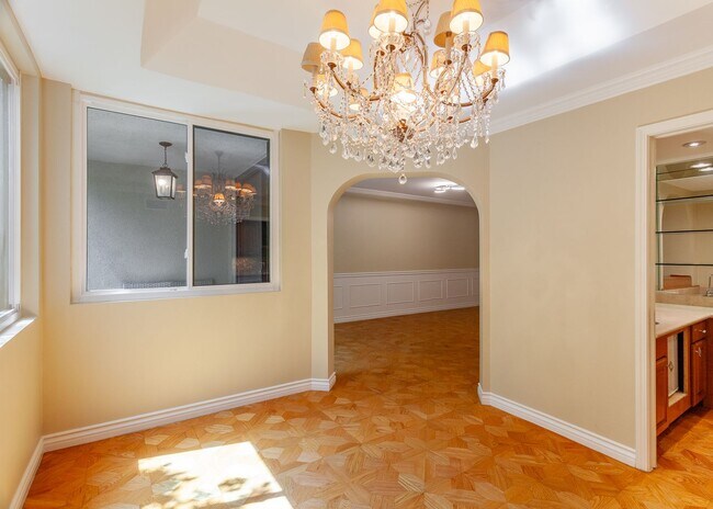 Building Photo - Stunning 2 Bed | 2 Bath Luxury Condo with ...