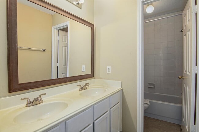 Building Photo - 21610 Emerald Ridge Cir