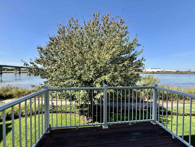 Building Photo - 25 MALLARD Pl