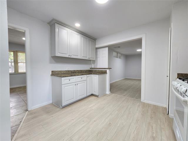Building Photo - 2633 Crestbrook Ln