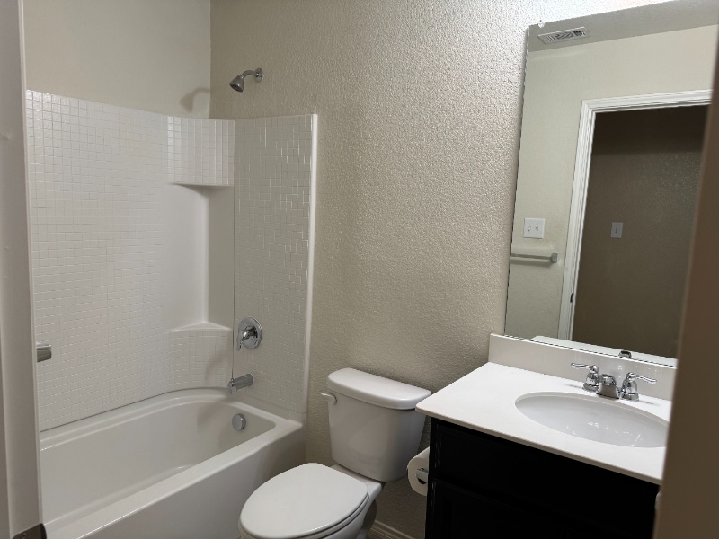 Building Photo - 1121 Rivers Creek Ln