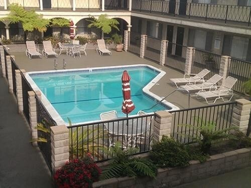 Building Photo - 0 bedroom in Hawthorne CA 90250